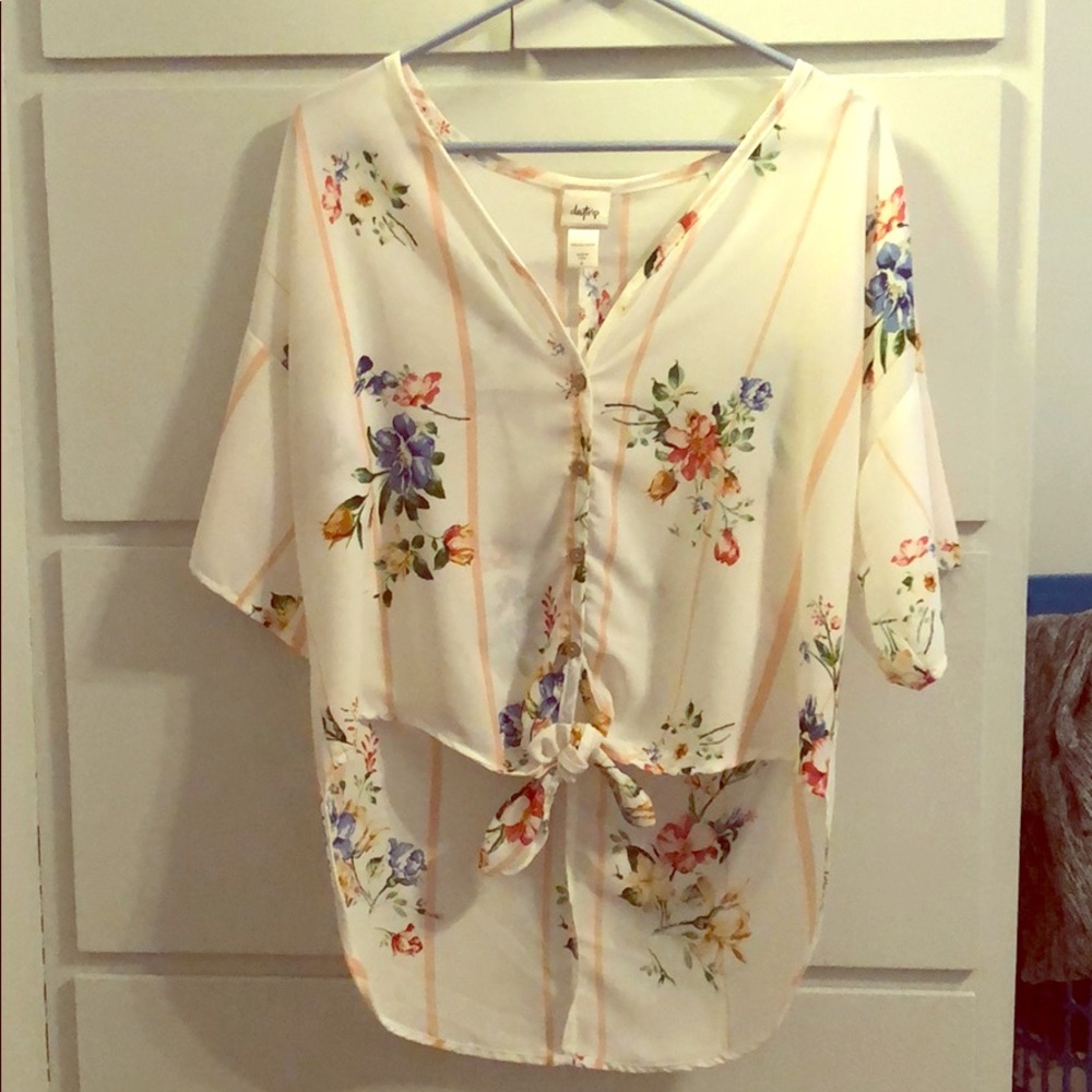 Daytrip button up tie top